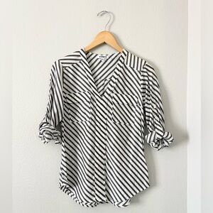 EXPRESS | Striped V Neck Blouse - xs